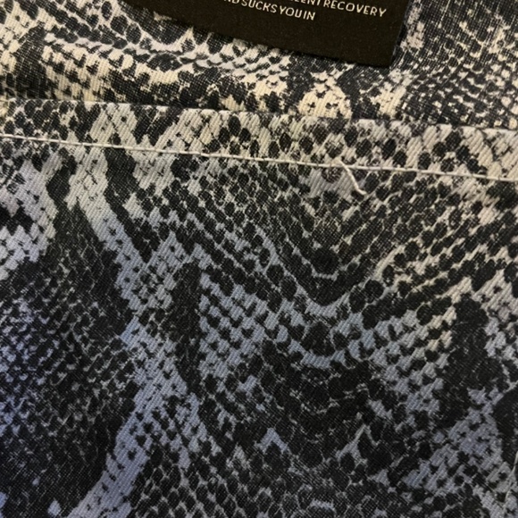 J Brand Alana Viperdae Pants - Picture 5 of 5